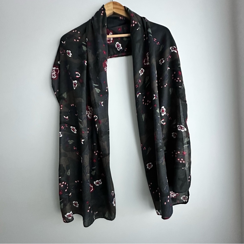 Only Floral Black and Red Women's Scarf